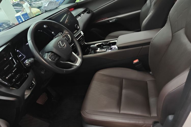 雷克萨斯RX 2023款 350h 四驱醇享版局部细节19