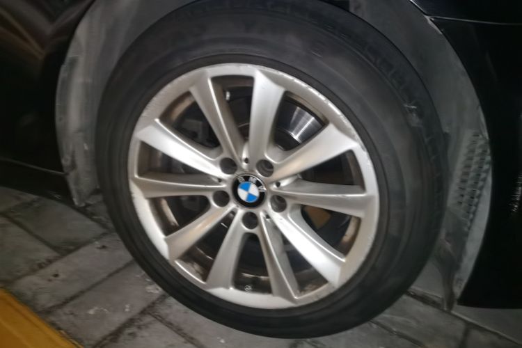 宝马5系 2011款 523Li 豪华型车身外观10