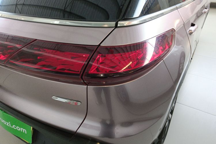 小鹏G3 2019款 尊享版车身外观9