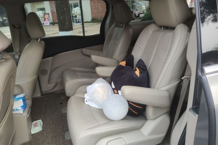 别克GL8 2017款 25S 豪华型 国V中控内饰21