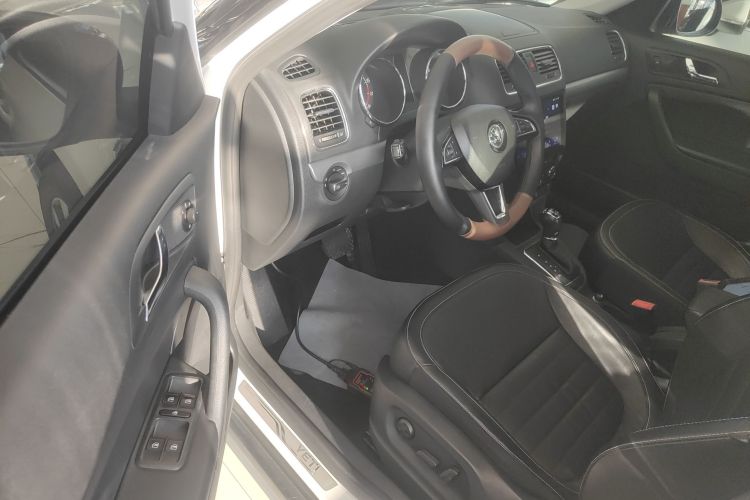 斯柯达 Yeti 2017款 TSI300 DSG尊行版中控内饰7003