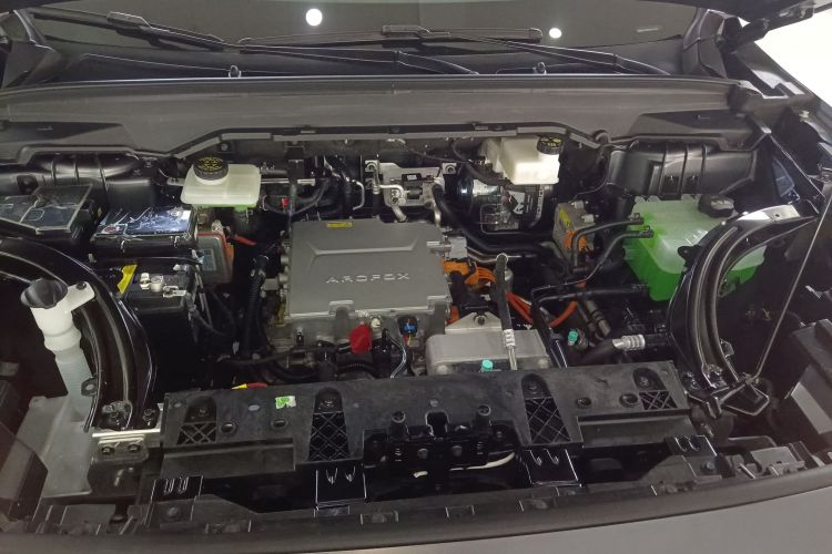 ARCFOX极狐 极狐 阿尔法T5(ARCFOX αT5) 2025款 630 神行版机舱底盘24