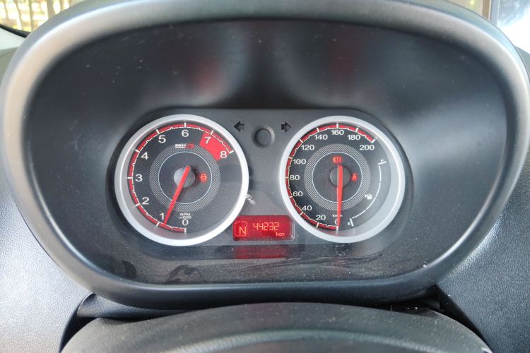 名爵3SW 2015款 1.5L AMT精英型中控内饰14