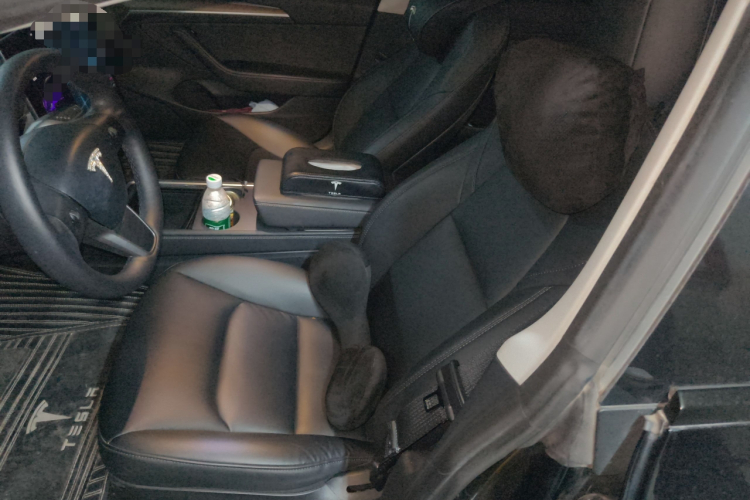 特斯拉 Model 3 2021款 标准续航后驱升级版局部细节19