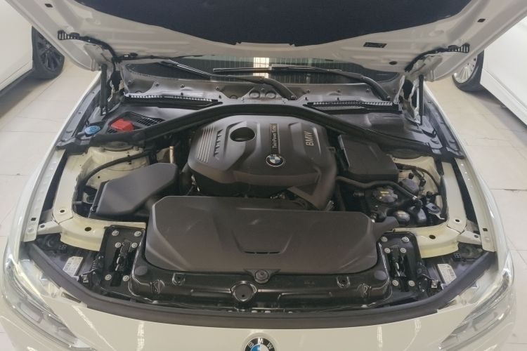 宝马3系 2018款 320Li 领先型M运动套装机舱底盘24