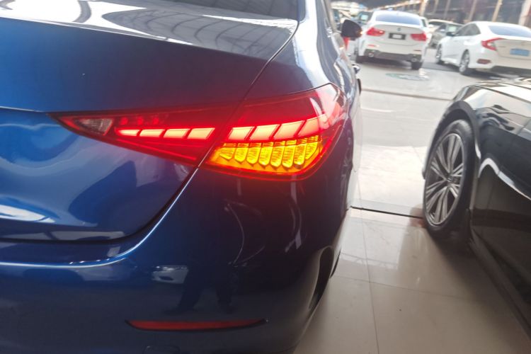 奔驰C级 2022款 改款 C 200 L 运动版车身外观6006