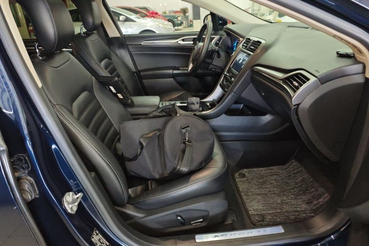 福特 蒙迪欧 2017款 EcoBoost 200 时尚型中控内饰41