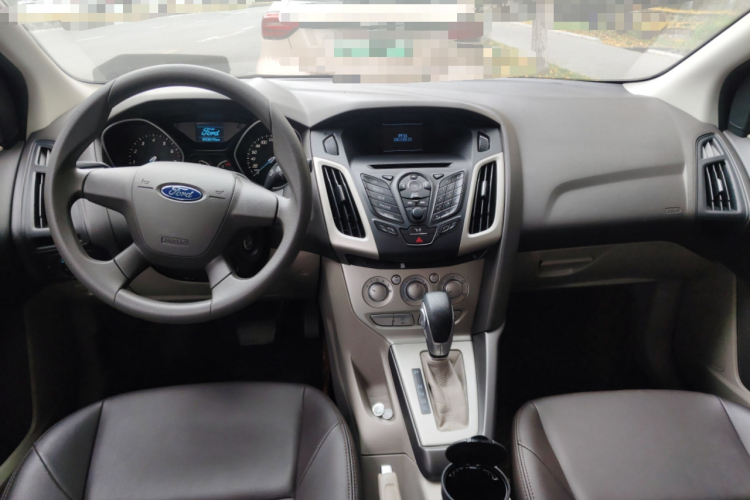 福特 福克斯 2012款 三厢 1.6L 自动舒适型中控内饰7002