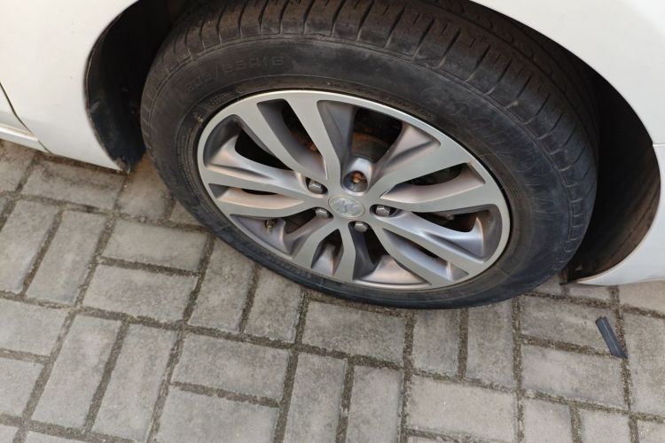 别克 英朗 2019款 18T 自动互联精英型 国VI车身外观10