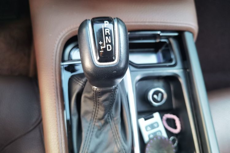 沃尔沃S90 2019款 T5 智远版中控内饰18