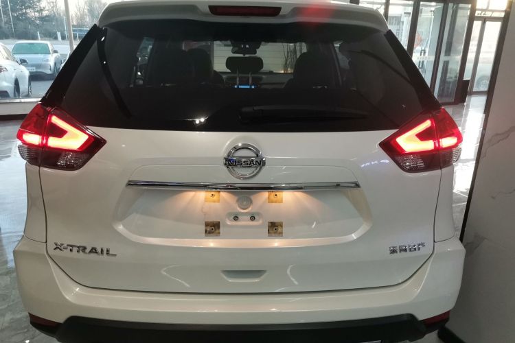 日产 奇骏 2021款 2.0L CVT 2WD XL ITS智联舒适版车身外观6