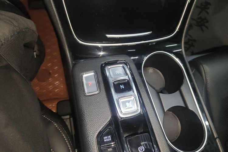 现代 胜达 2020款 380 TGDi 自动两驱TOP旗舰版局部细节18