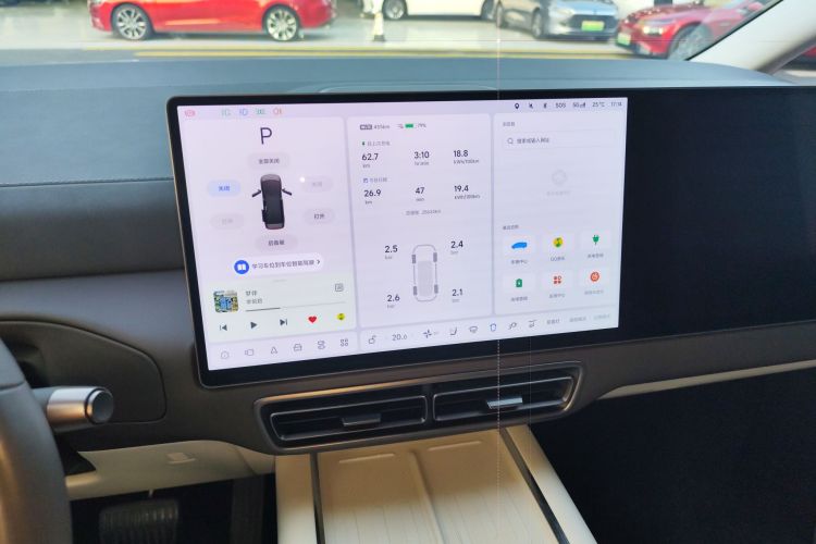 理想汽车 理想MEGA 2024款 Ultra中控内饰16