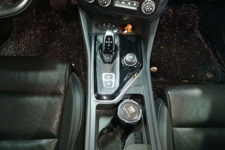 领克03 2022款 2.0TD DCT劲Pro中控内饰18