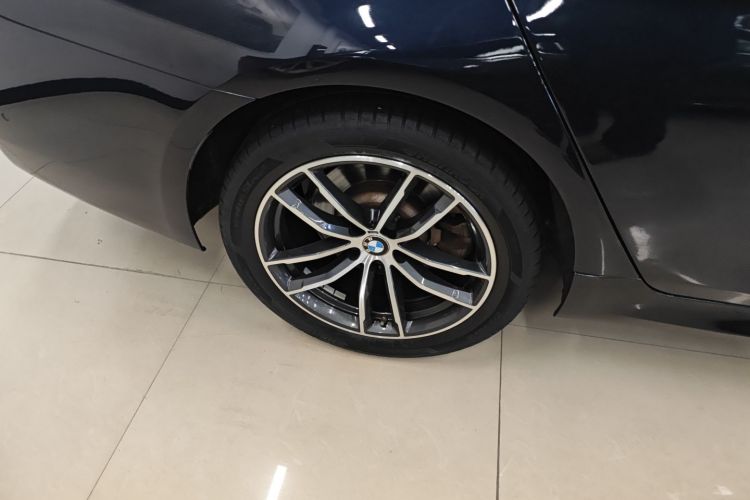 宝马5系(进口) 2021款 525i M运动套装车身外观6008