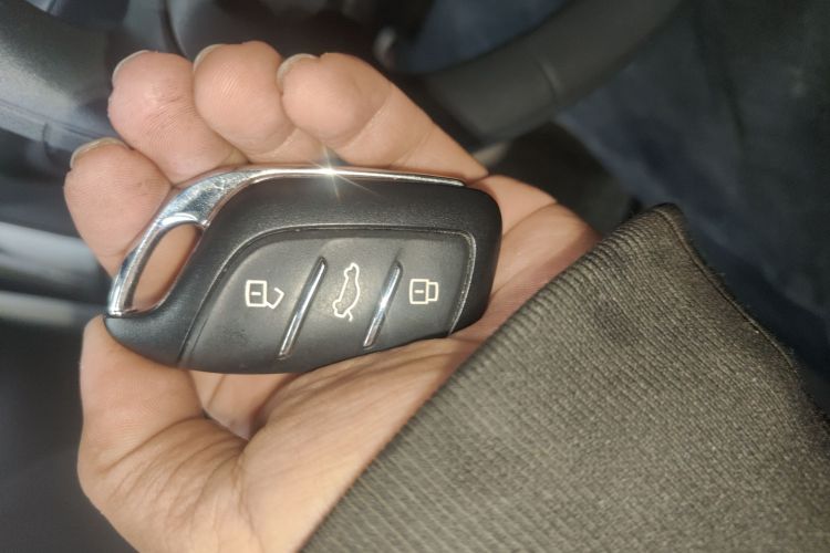 荣威 科莱威CLEVER 2021款 302km卓越版中控内饰11