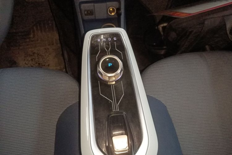 长安欧尚 奔奔E-Star 2022款 清心版 多彩款 磷酸铁锂局部细节18