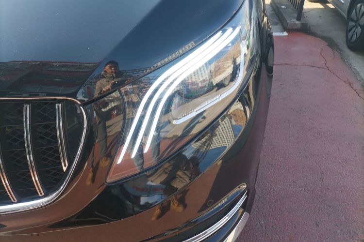 奔驰V级 2017款 V 260 L 尊贵加长版局部细节36