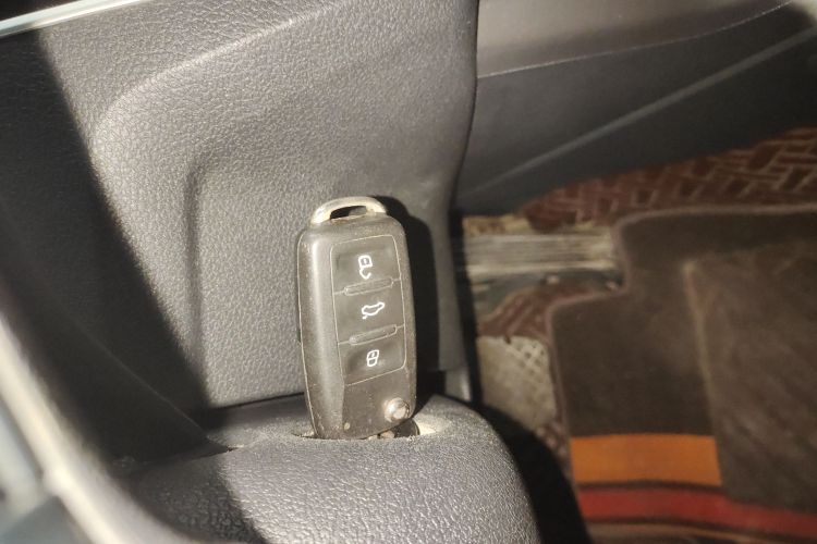 大众 帕萨特 2016款 330TSI DSG尊荣版中控内饰11