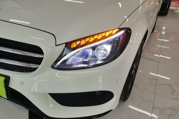 奔驰C级 2018款 C 200 运动版车身外观36