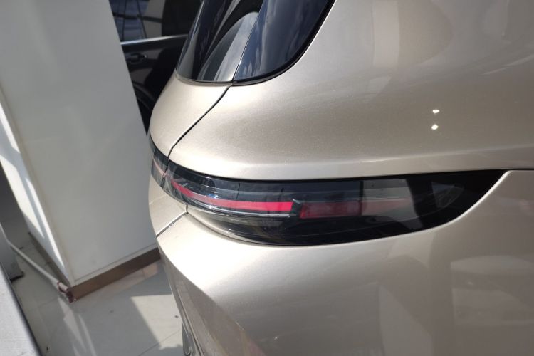 理想汽车 理想L9 2022款 Max车身外观9