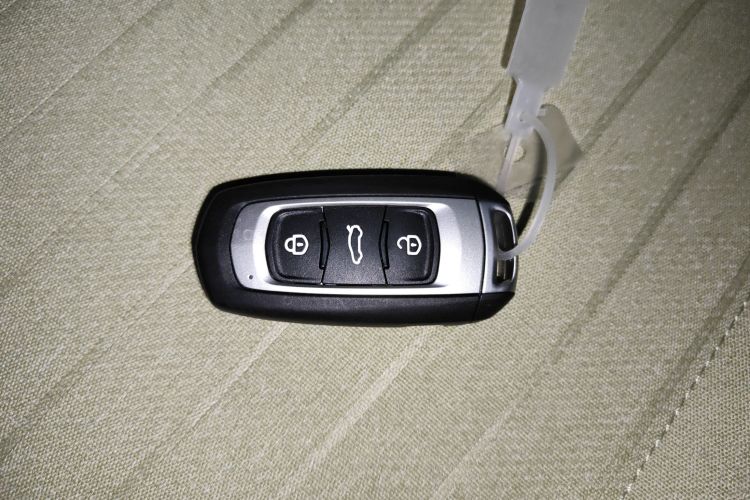 吉利银河 2024款 熊猫mini 200km 耐力熊中控内饰7001