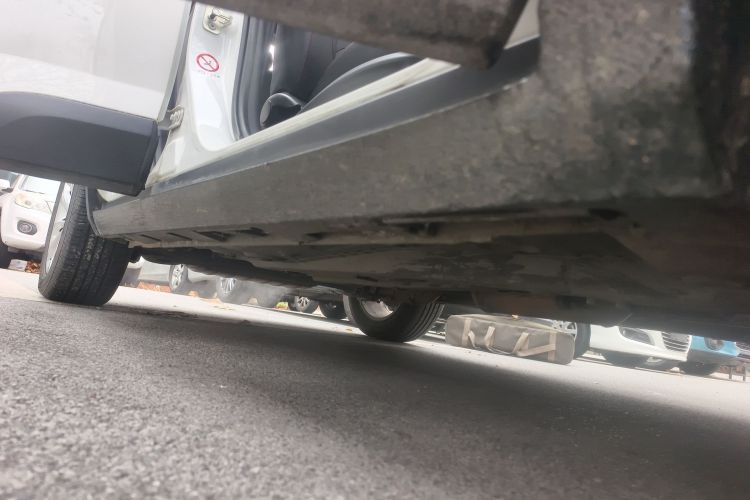 中华V3 2015款 1.5L 手动智能型局部细节9001