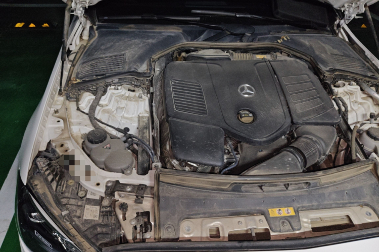 奔驰C级 2023款 改款 C 260 L 运动版局部细节9003