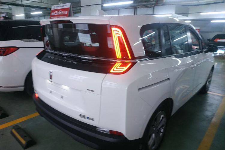 奔腾NAT 2023款 PRO 舒享出行版 419km车身外观7