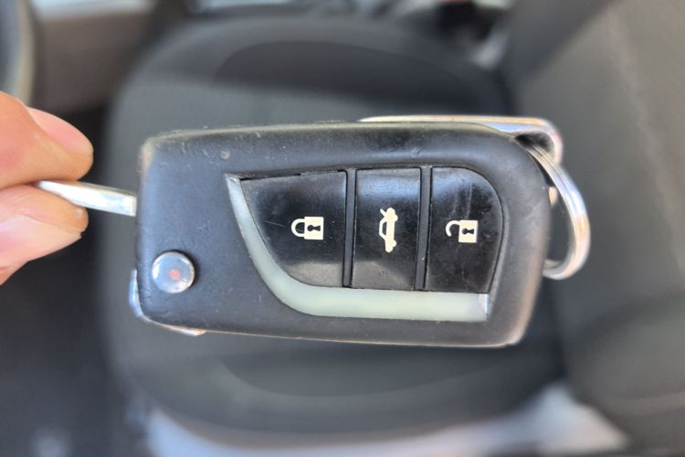 福特 福克斯 2013款 两厢经典 1.8L 手动基本型中控内饰11