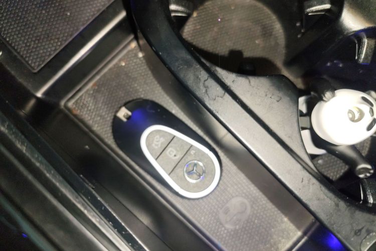 奔驰C级 2023款 改款 C 200 L 运动版中控内饰7001