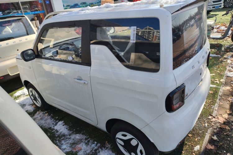 吉利银河 熊猫 2025款 210km 元气熊车身外观4