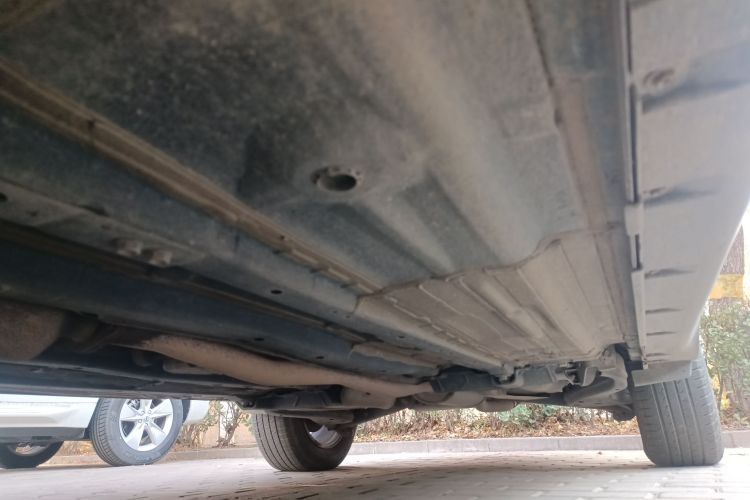 日产 奇骏 2015款 2.0L CVT舒适MAX版 2WD局部细节9004