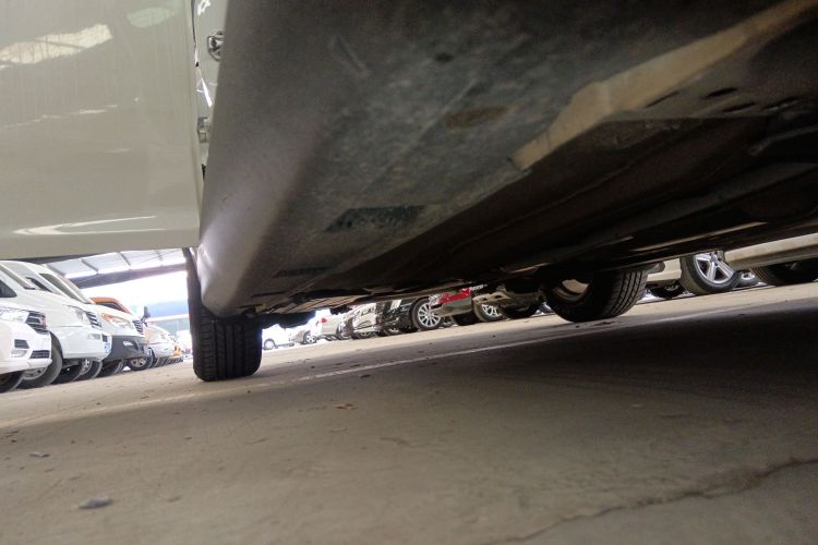 福特 福克斯 2017款 三厢 1.6L 自动风尚型智行版局部细节9001