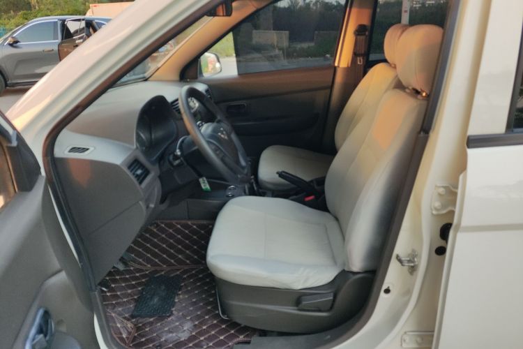 五菱汽车 五菱宏光 2020款 1.2L S基本型国VI LSI中控内饰19