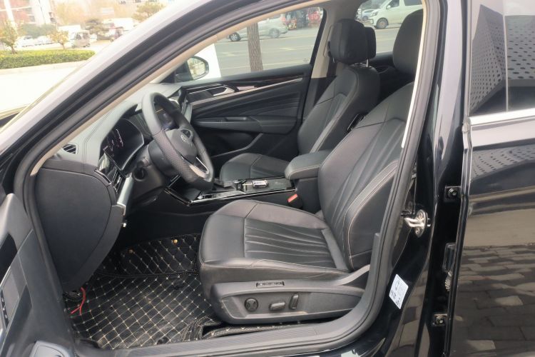 大众 帕萨特 2025款 出众款 380TSI 龙腾版中控内饰19