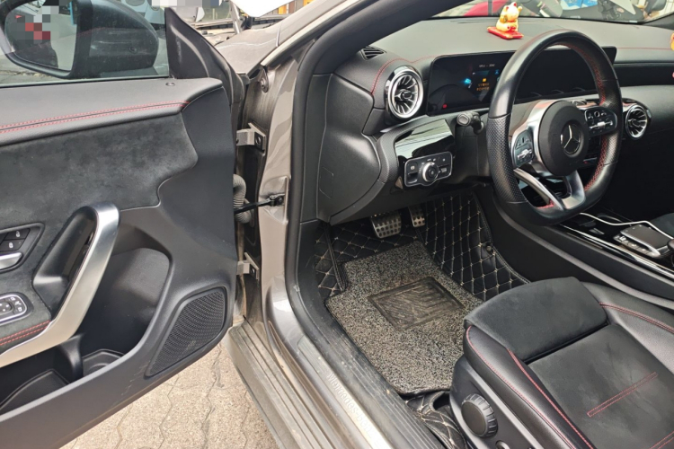 奔驰CLA 2022款 改款 CLA 200 猎跑车中控内饰20