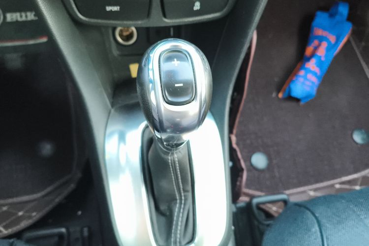 别克 昂科拉 2015款 1.4T 自动两驱都市精英型中控内饰18