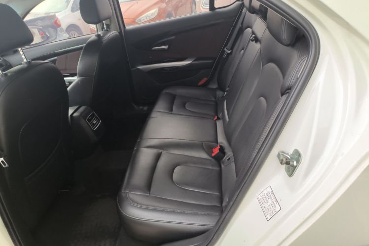 北京汽车 绅宝D70 2018款 性能版 1.8T 舒适版中控内饰7004