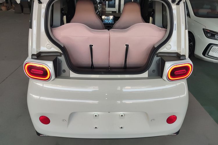 五菱汽车 宏光MINIEV 2024款 第三代 215km 青春版机舱底盘23