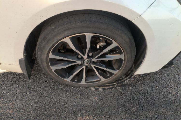 丰田 雷凌 2021款 185T CVT运动版车身外观10