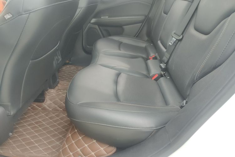 Jeep 指南者 2017款 200T 自动家享版中控内饰7004