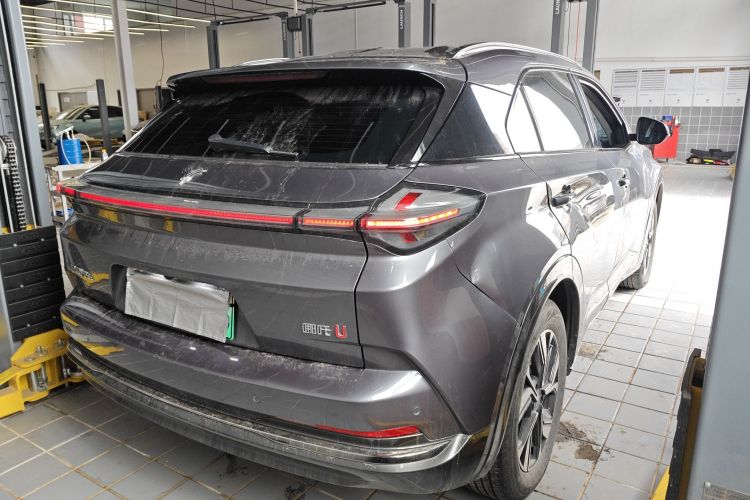 哪吒汽车 2022款 哪吒U-Ⅱ 610 三元锂车身外观6005