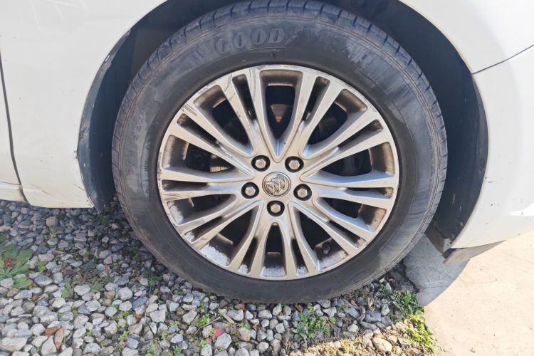 别克 英朗 2015款 18T 双离合豪华型车身外观10