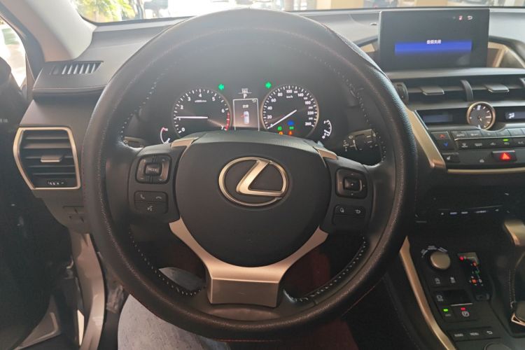 雷克萨斯NX 2016款 200 全驱 锋尚版中控内饰13