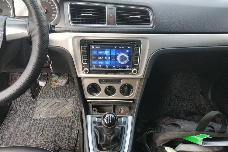 大众 朗逸 2013款 改款经典 1.6L 手动舒适版中控内饰16