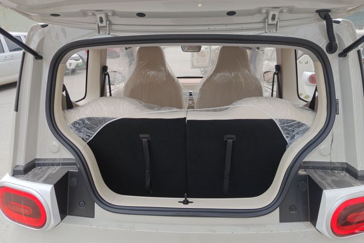 五菱汽车 宏光MINIEV 2024款 第三代 215km 青春版机舱底盘23