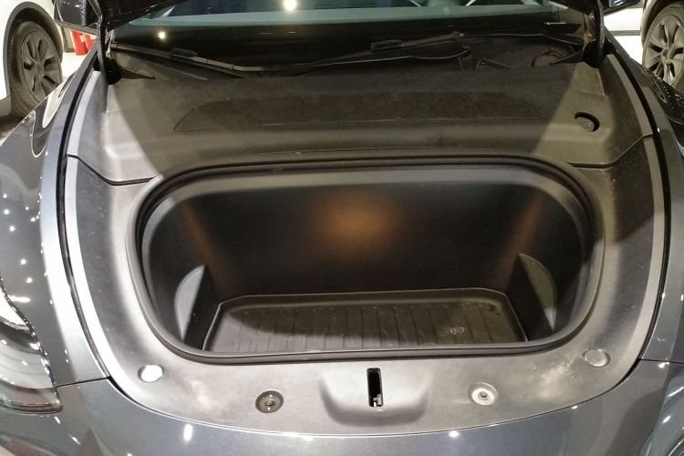 特斯拉 Model Y 2024款 后轮驱动版机舱底盘24