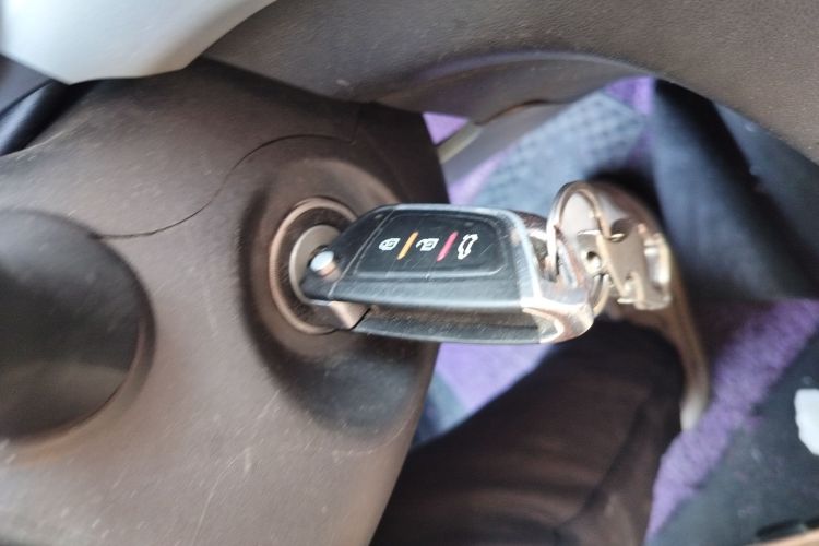 中华V3 2015款 1.5L 手动基本型中控内饰11