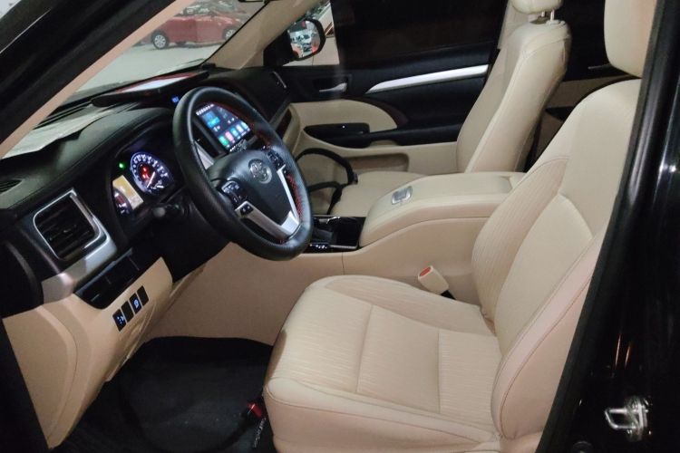 丰田 汉兰达 2015款 2.0T 两驱精英版 5座中控内饰19